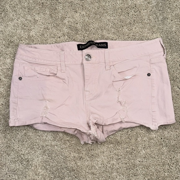 Express Shorts - Picture 2 of 12